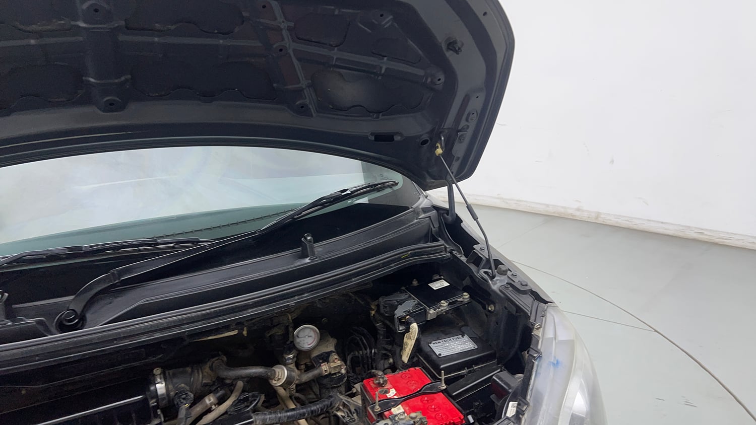 Used 2019 Maruti Suzuki Wagon R LXi (O) 1.0 CNG Cng Manual engine ENGINE LEFT SIDE HINGE & APRON VIEW