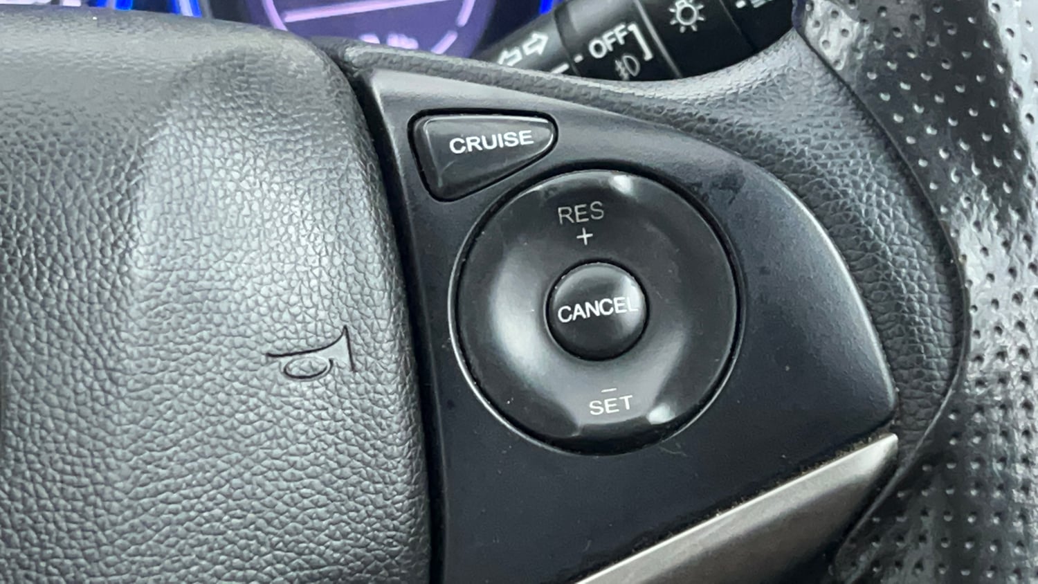 Used 2016 Honda City V Petrol Manual top_features Cruise control