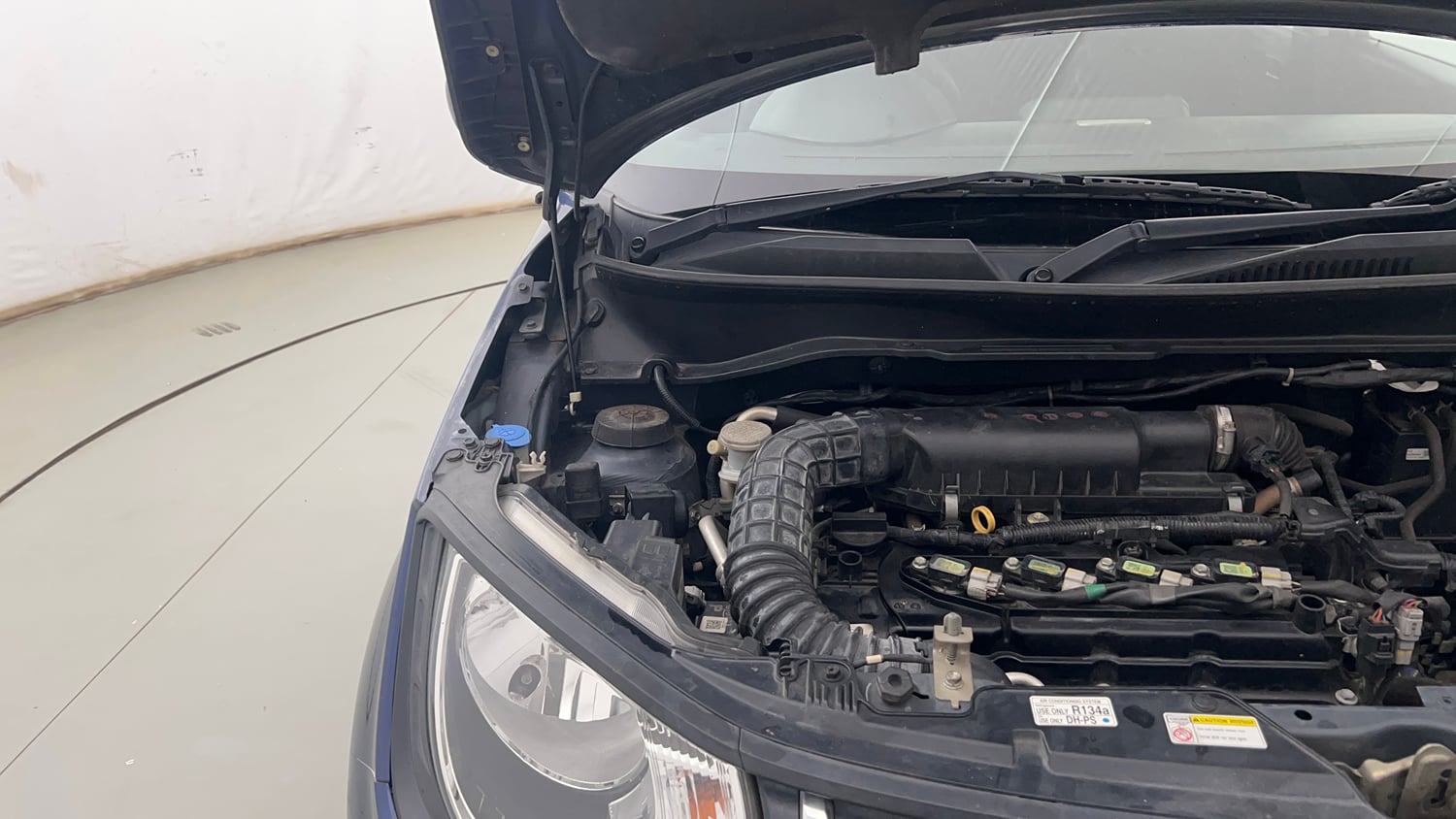 Used 2022 Maruti Suzuki Ignis Sigma 1.2 MT Petrol Manual engine ENGINE RIGHT SIDE HINGE & APRON VIEW