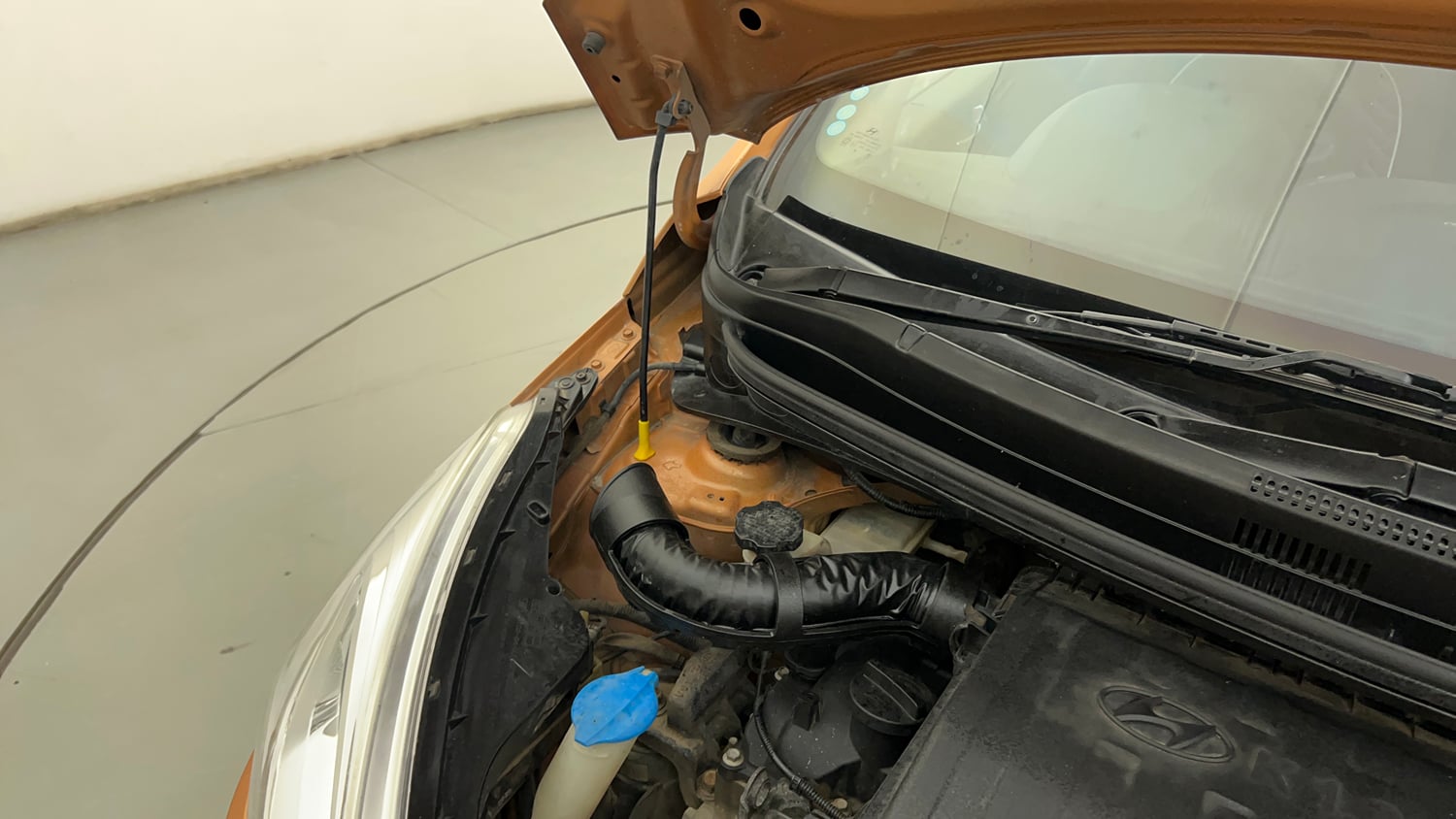 Used 2015 Hyundai Grand i10 Sportz 1.2 Kappa VTVT Petrol Manual engine ENGINE RIGHT SIDE HINGE & APRON VIEW