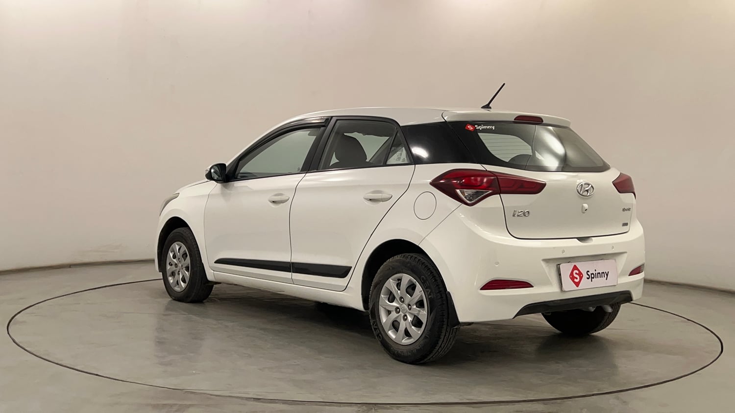 Used 2016 Hyundai Elite i20 Sportz 1.2 Petrol Manual exterior LEFT REAR CORNER VIEW