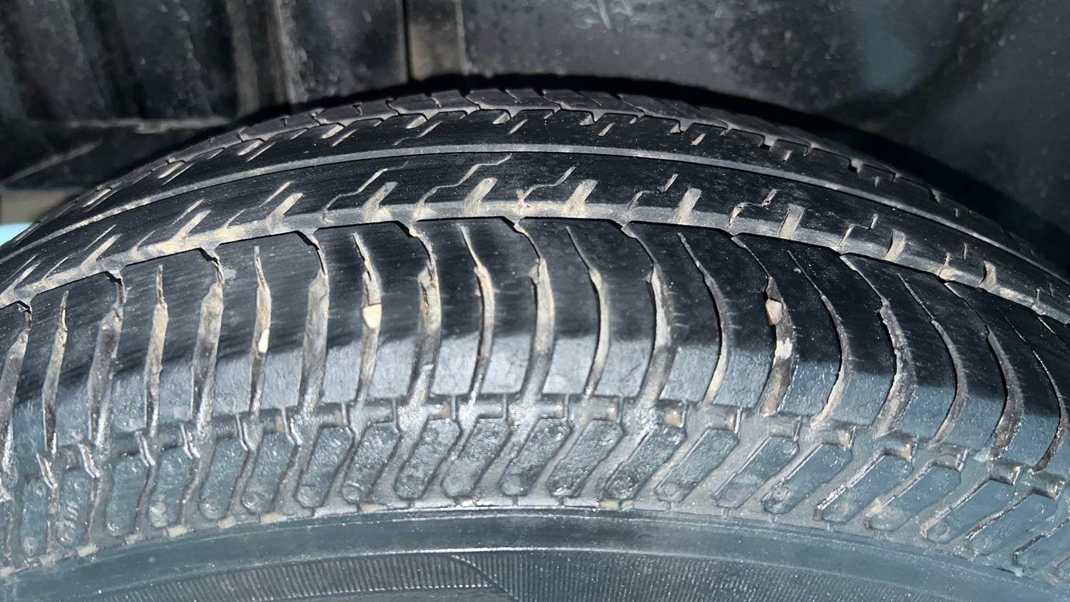 Used 2017 Maruti Suzuki Swift Dzire VXI Petrol Manual tyres RIGHT REAR TYRE TREAD VIEW