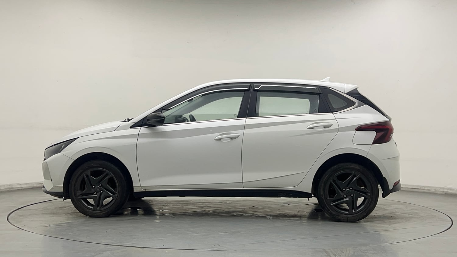 Used 2021 Hyundai i20 Sportz 1.2 MT Petrol Manual exterior LEFT SIDE VIEW