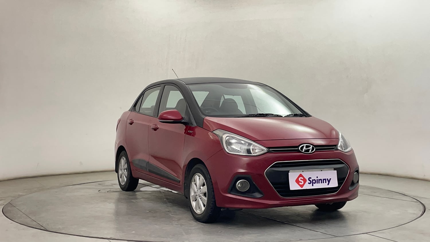 Used 2014 Hyundai Xcent S 1.2 (O) Petrol Manual exterior RIGHT FRONT CORNER VIEW