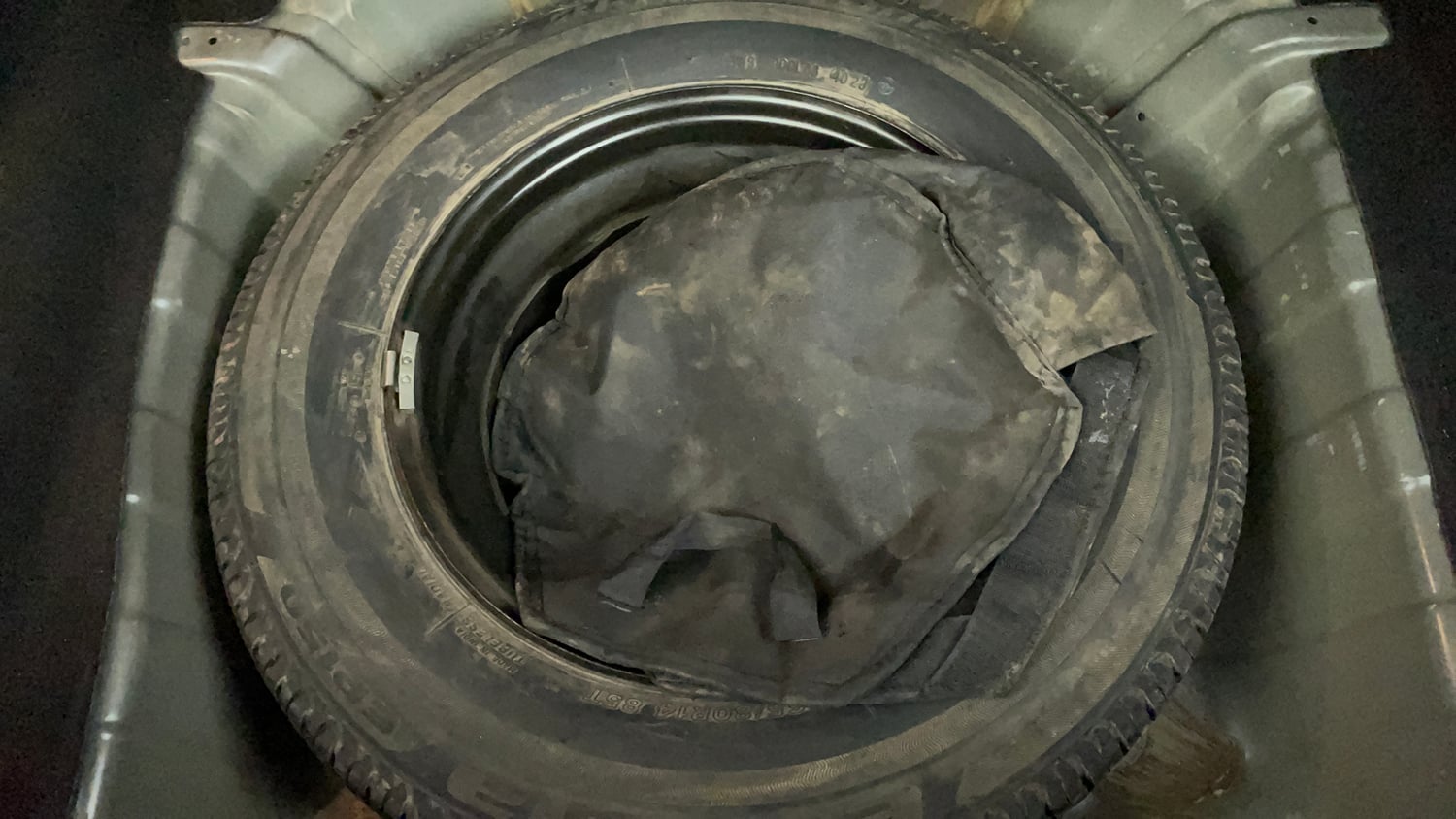 Used 2023 Tata Altroz XZ Plus (S) Petrol Manual tyres SPARE TYRE VIEW