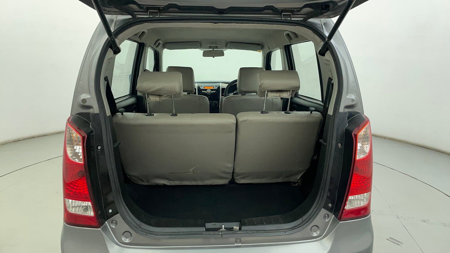 Used 2014 Maruti Suzuki Wagon R VXI Petrol Manual interior DICKY INSIDE VIEW