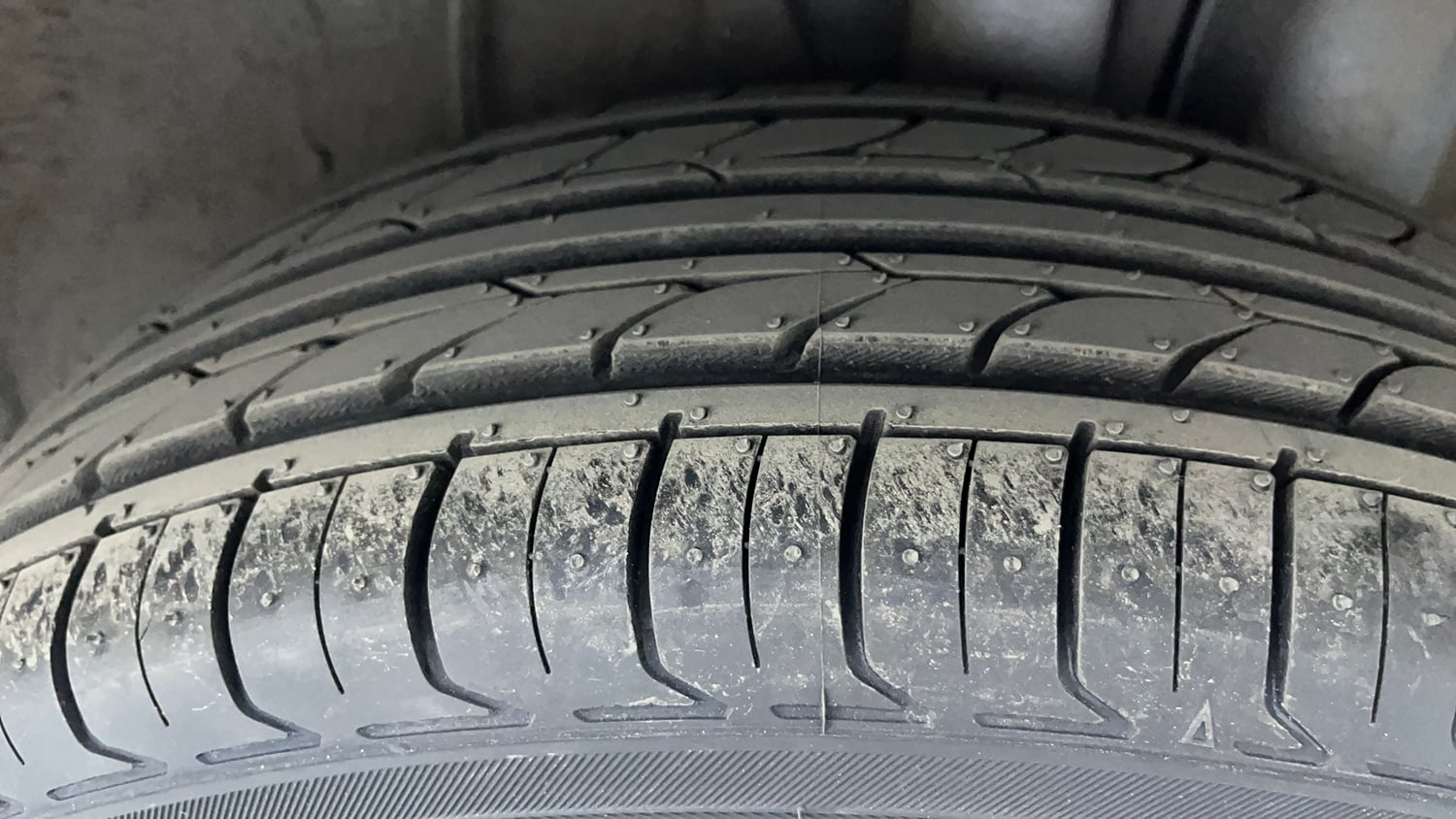 Used 2018 Hyundai Elite i20 Asta 1.2 AT Petrol Automatic tyres LEFT REAR TYRE TREAD VIEW
