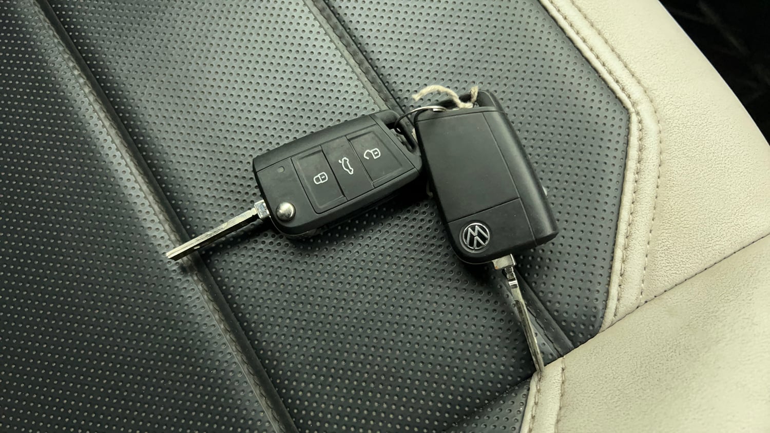 Used 2022 Volkswagen Taigun Highline 1.0 TSI AT Petrol Automatic extra CAR KEY VIEW