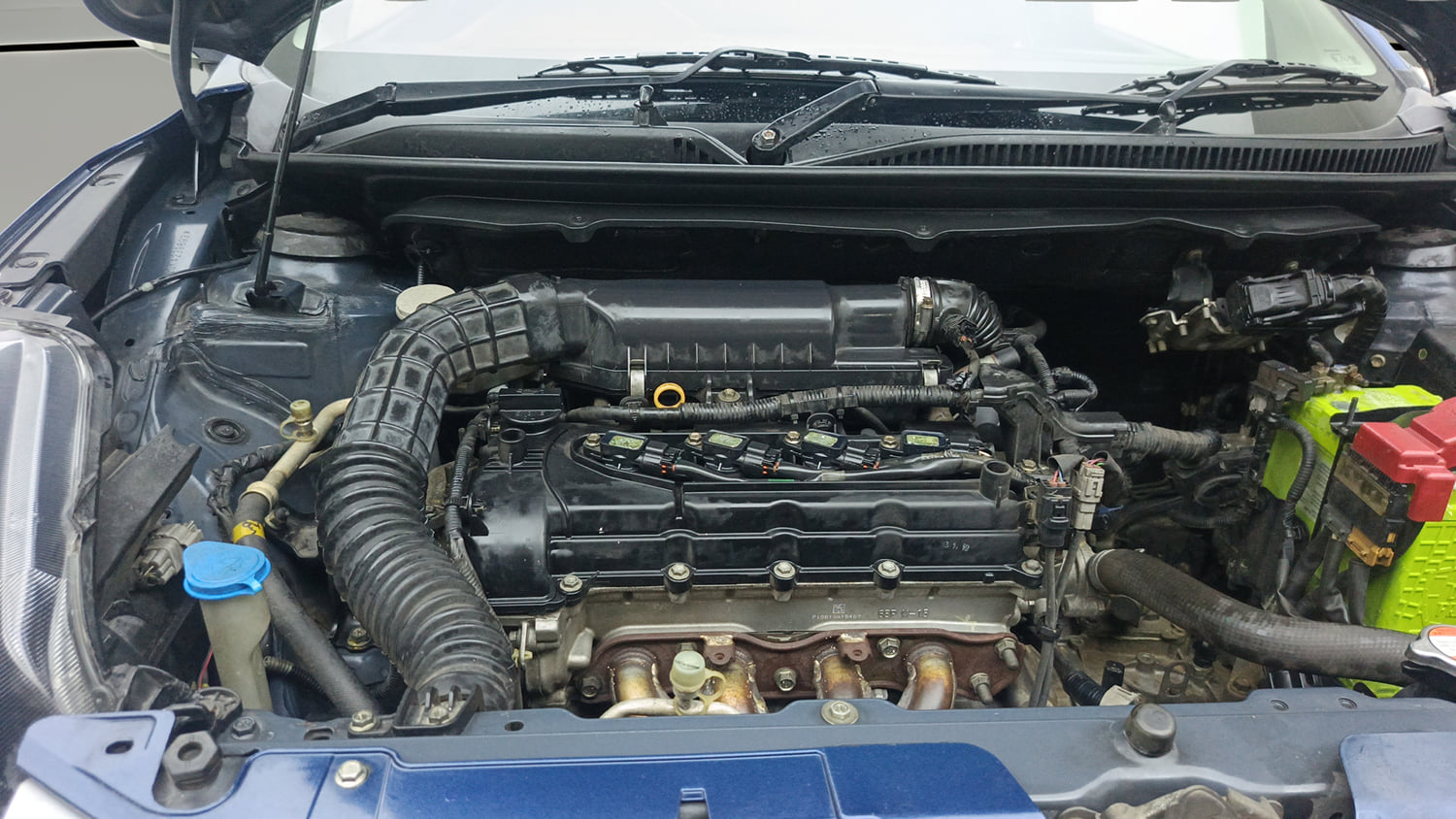 Used 2019 Maruti Suzuki Baleno Delta Petrol Manual engine ENGINE RIGHT SIDE HINGE & APRON VIEW
