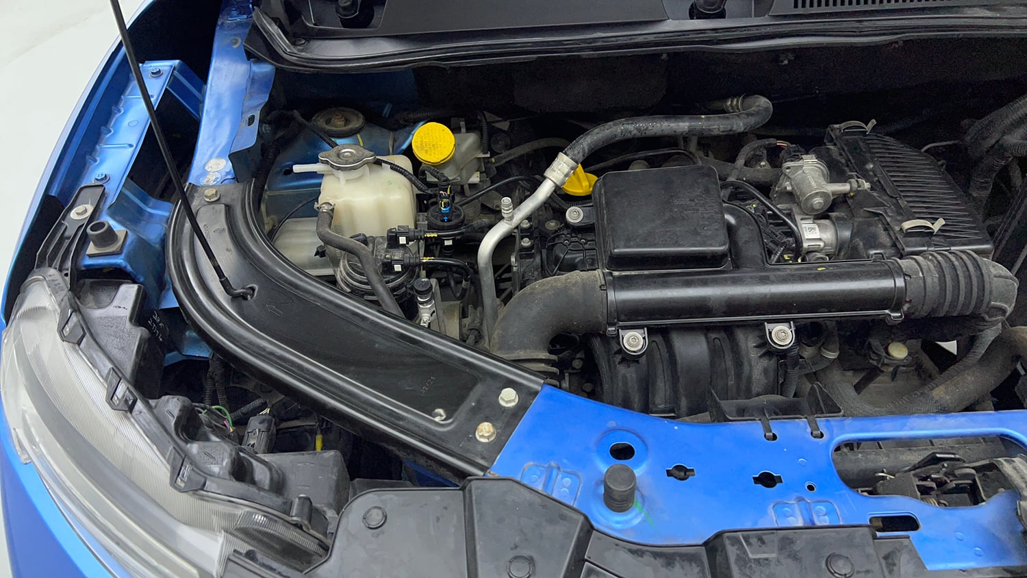 Used 2021 Renault Kiger RXT MT Petrol Manual engine ENGINE RIGHT SIDE VIEW