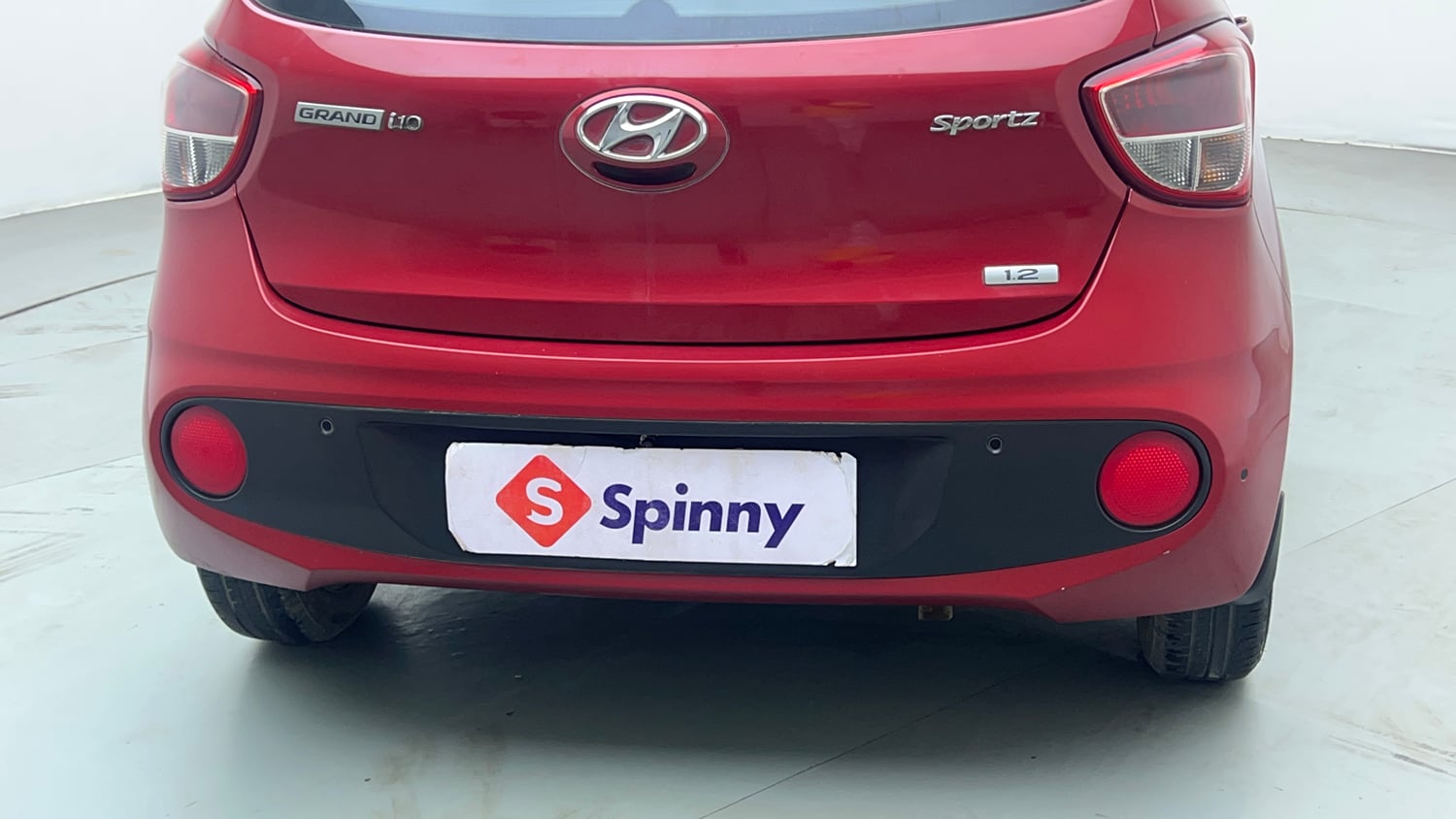 Used 2018 Hyundai Grand i10 Sportz 1.2 Kappa VTVT Petrol Manual dents MINOR SCRATCH