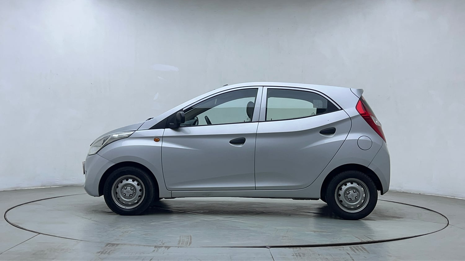 Used 2018 Hyundai Eon Era + Petrol Manual exterior LEFT SIDE VIEW