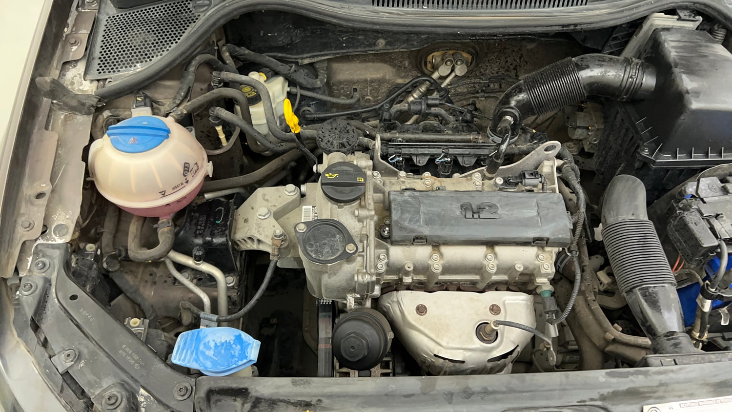 Used 2016 Volkswagen Polo Comfortline 1.2L (P) Petrol Manual engine ENGINE RIGHT SIDE VIEW