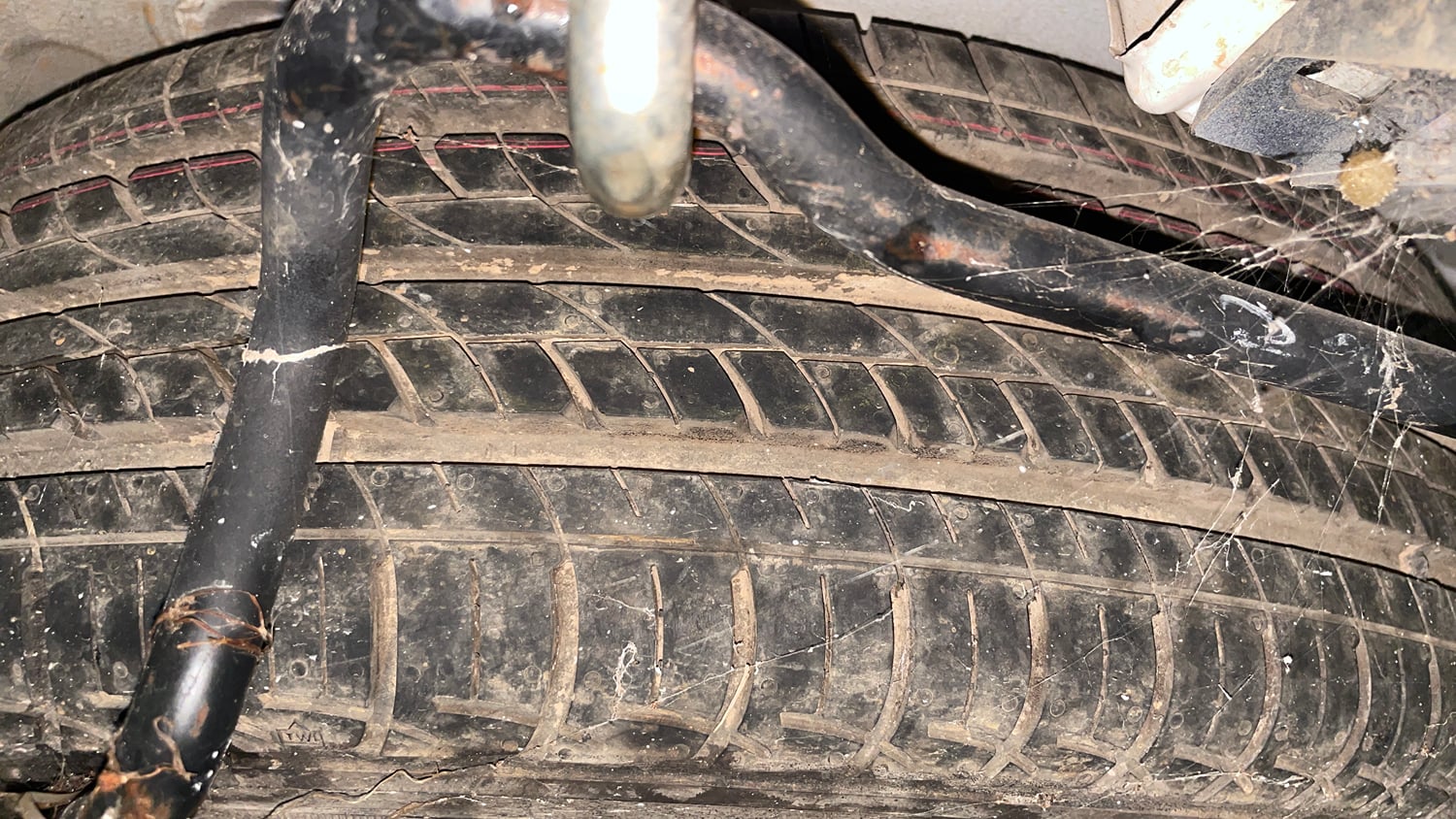 Used 2016 Maruti Suzuki Ertiga ZXI+ Petrol Manual tyres SPARE TYRE VIEW