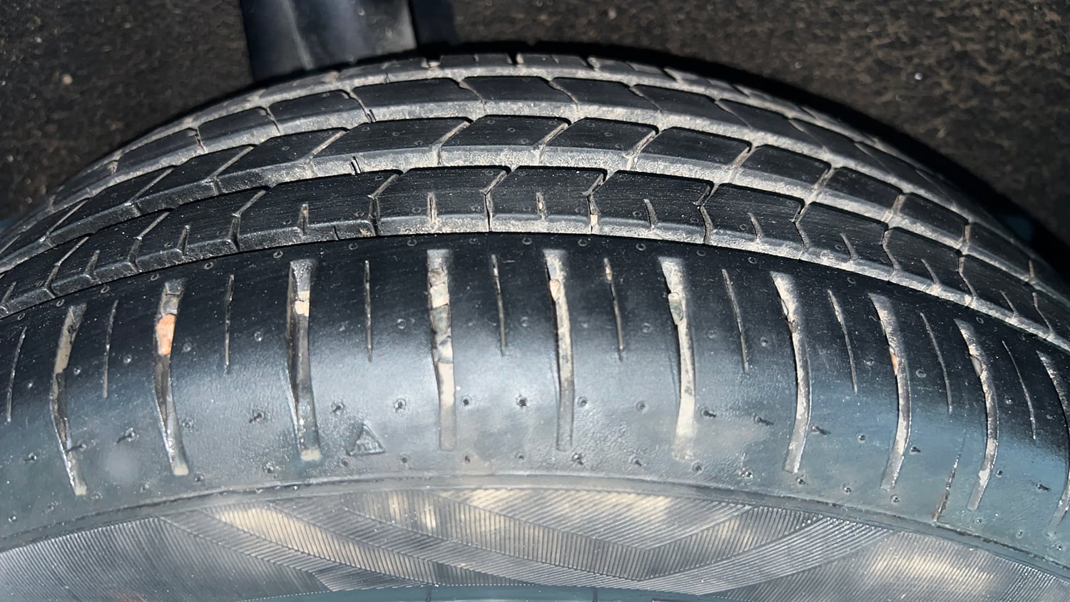 Used 2021 Maruti Suzuki Baleno Zeta Petrol Manual tyres RIGHT REAR TYRE TREAD VIEW