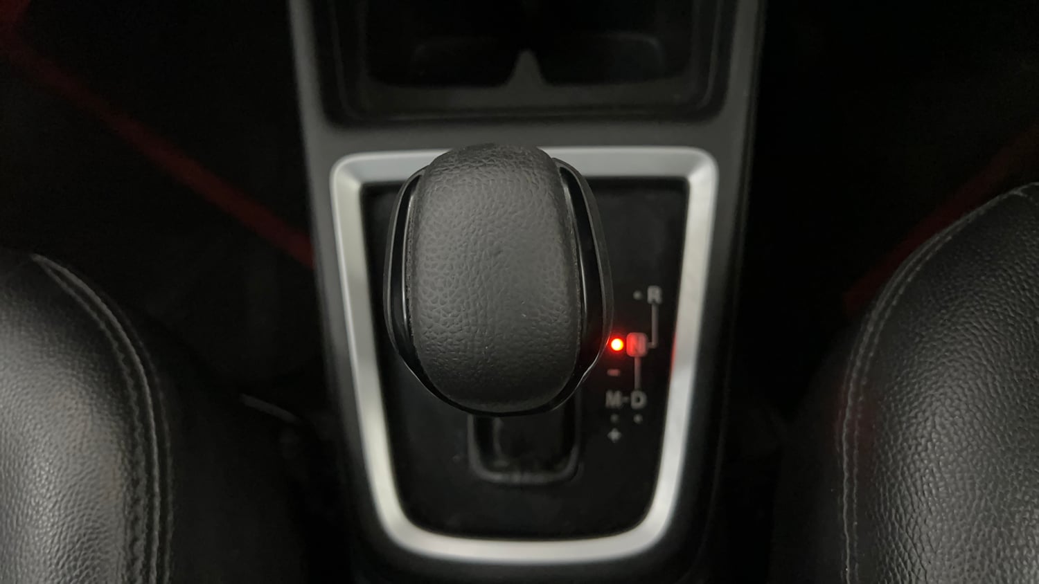Used 2020 Maruti Suzuki Swift VXi AMT Petrol Automatic interior GEAR  KNOB VIEW