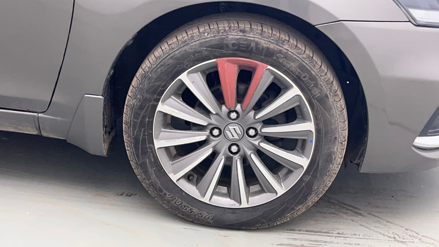 Used 2021 Maruti Suzuki Ciaz Alpha 1.5 Petrol Manual tyres RIGHT FRONT TYRE RIM VIEW