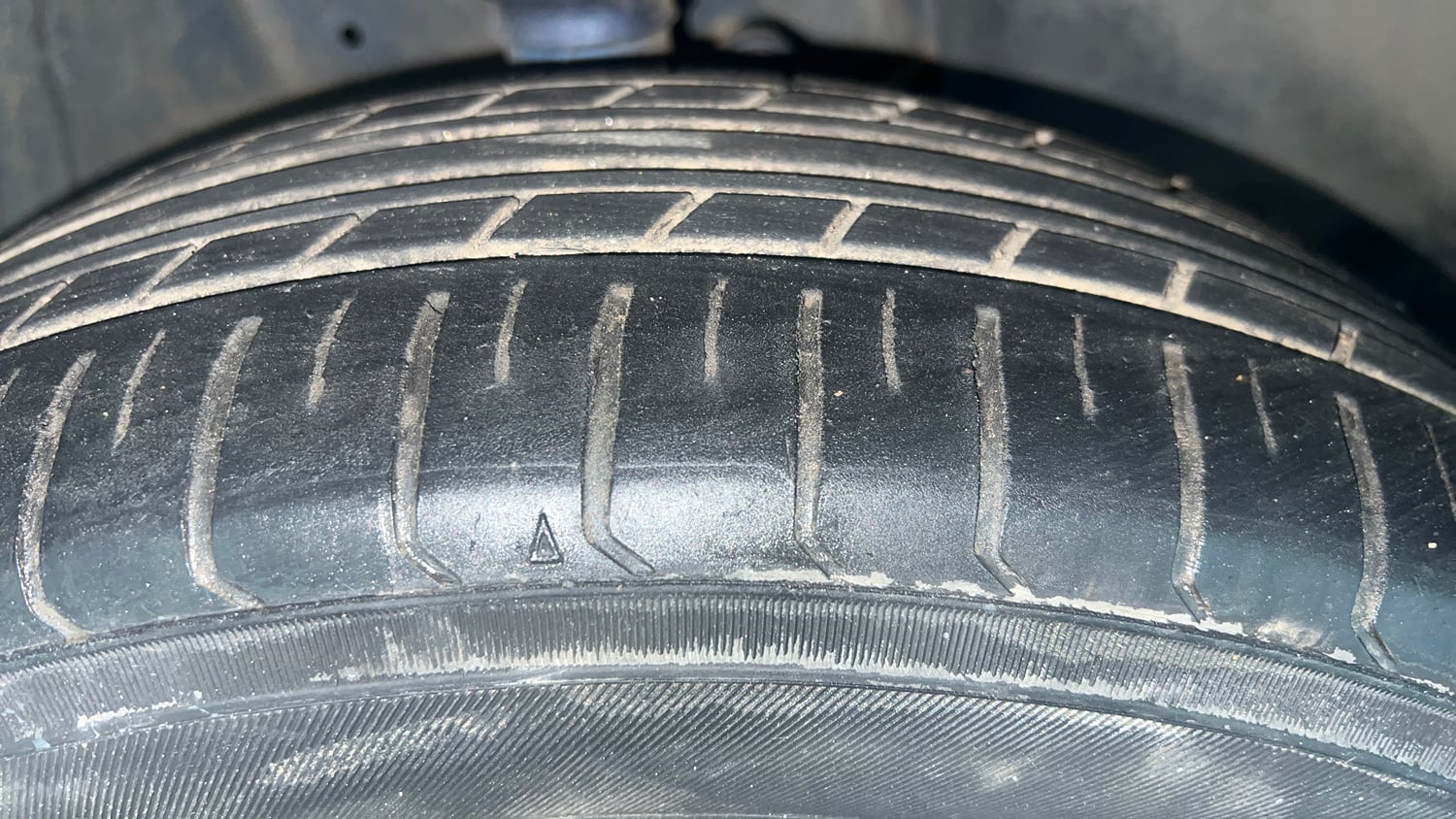 Used 2017 Maruti Suzuki Ignis Alpha 1.2 MT Petrol Manual tyres RIGHT FRONT TYRE TREAD VIEW