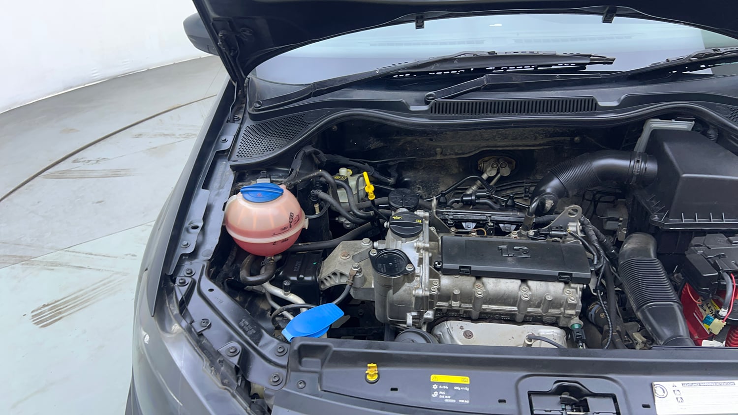 Used 2017 Volkswagen Ameo Trendline 1.2L (P) Petrol Manual engine ENGINE RIGHT SIDE VIEW