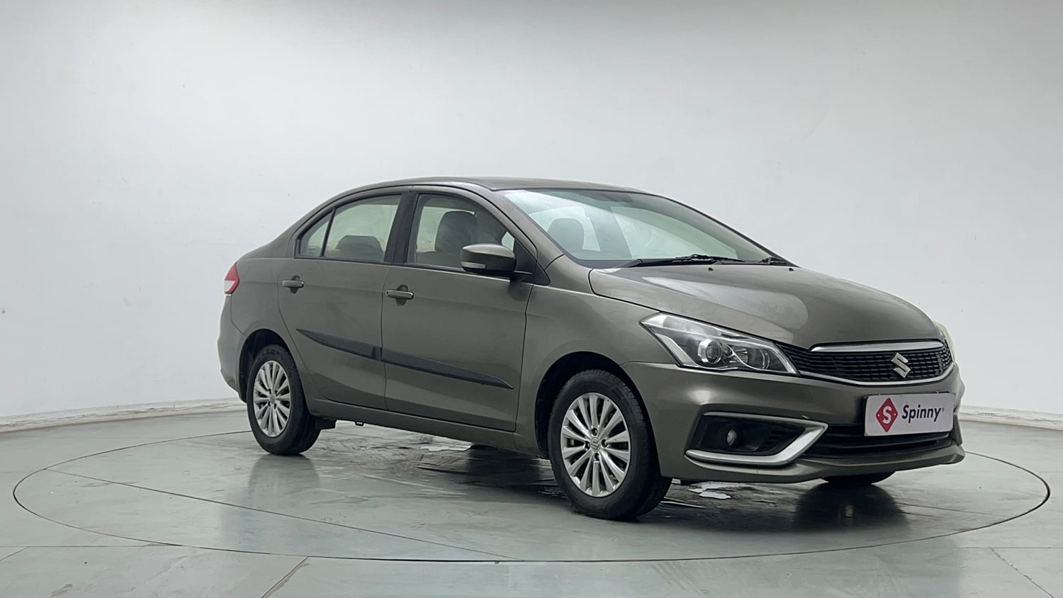 Used 2020 Maruti Suzuki Ciaz Delta Hybrid 1.5 AT Petrol Automatic exterior RIGHT FRONT CORNER VIEW