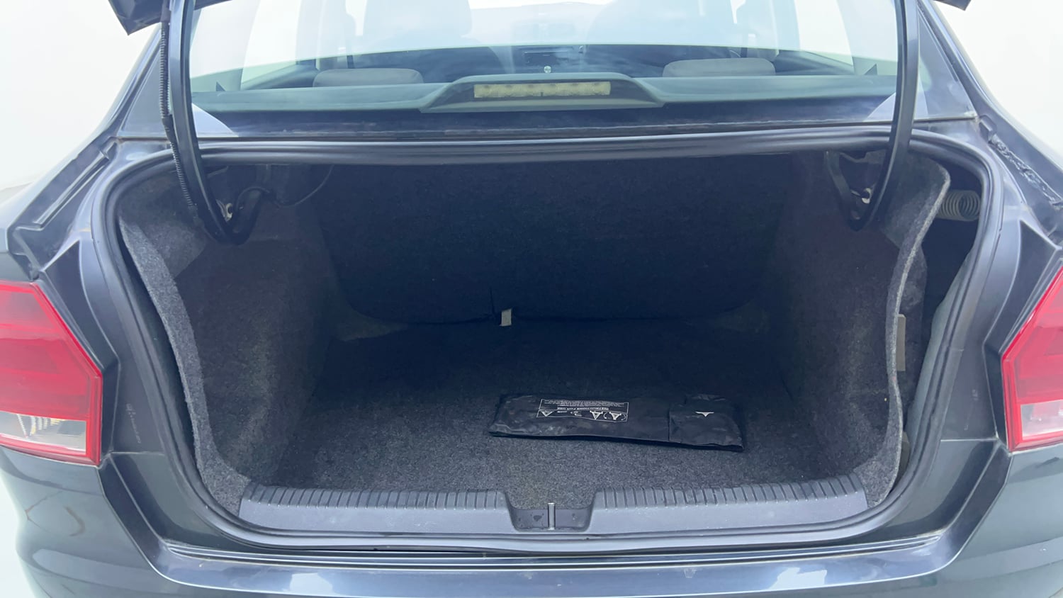 Used 2017 Volkswagen Ameo Trendline 1.2L (P) Petrol Manual interior DICKY INSIDE VIEW