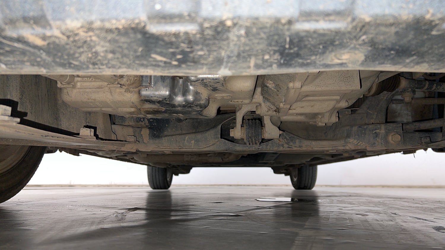 Used 2016 Honda City V Petrol Manual extra FRONT LEFT UNDERBODY VIEW