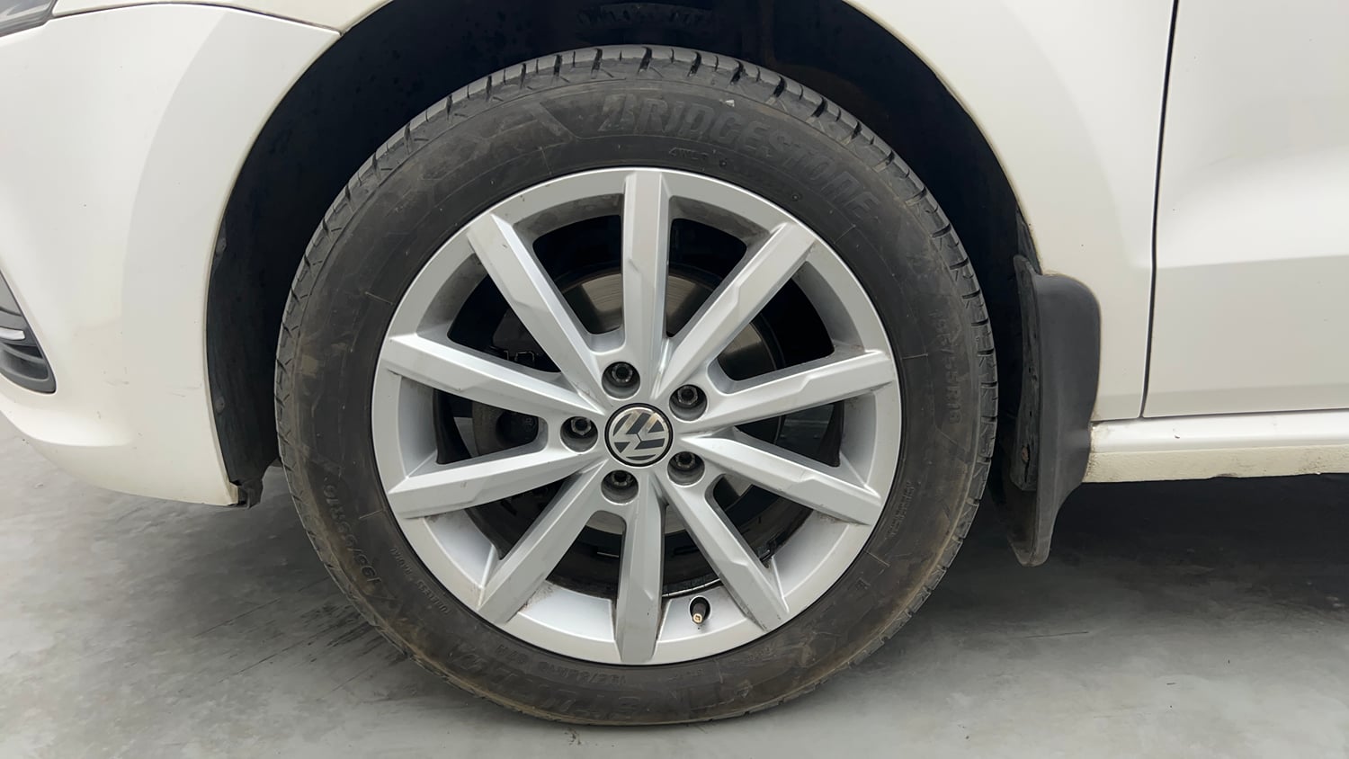 Used 2018 Volkswagen Polo Highline Plus 1.5 (D) 16 Alloy Diesel Manual tyres LEFT FRONT TYRE RIM VIEW
