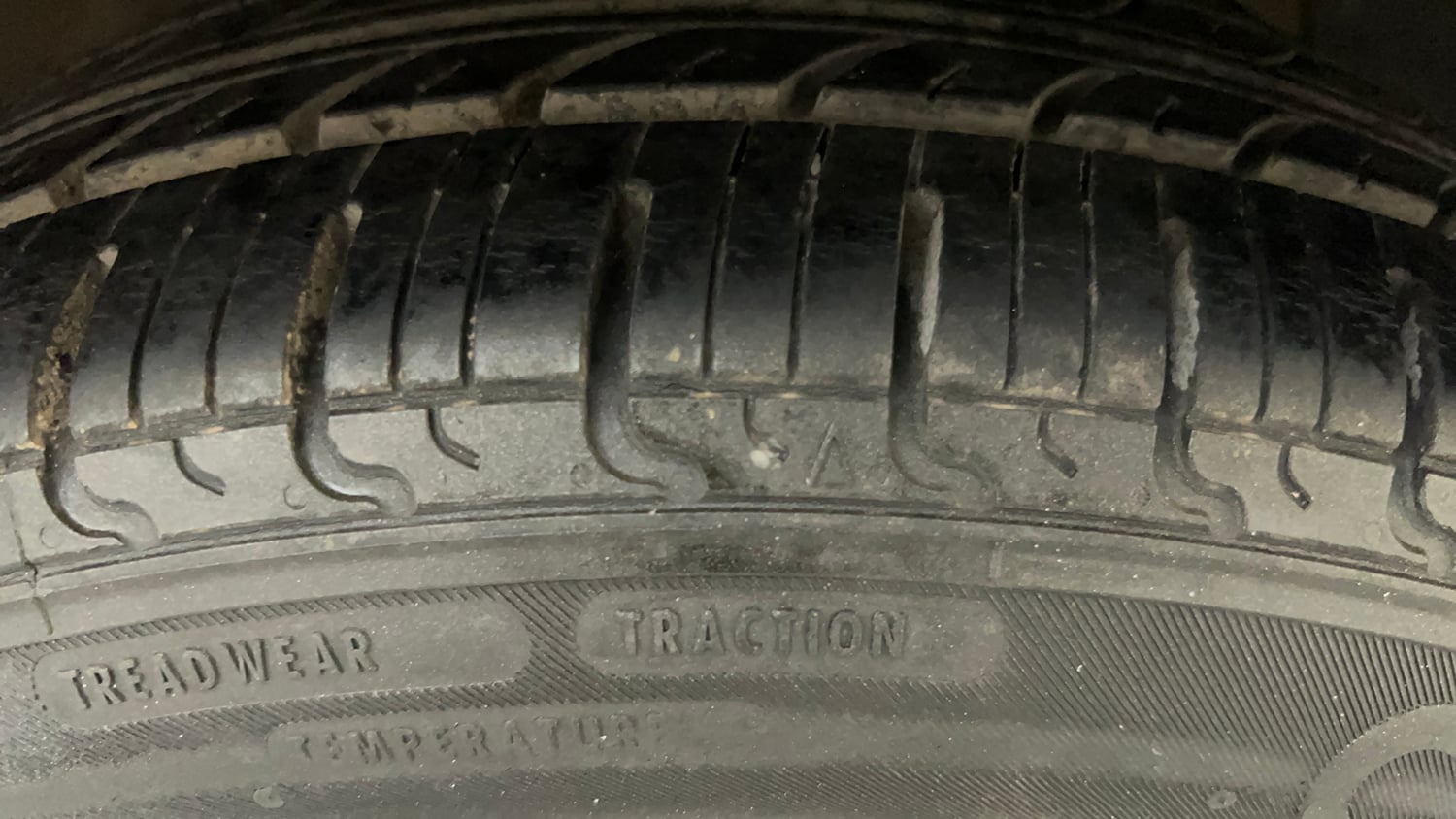 Used 2015 Hyundai Grand i10 Sportz 1.2 Kappa VTVT Petrol Manual tyres RIGHT FRONT TYRE TREAD VIEW