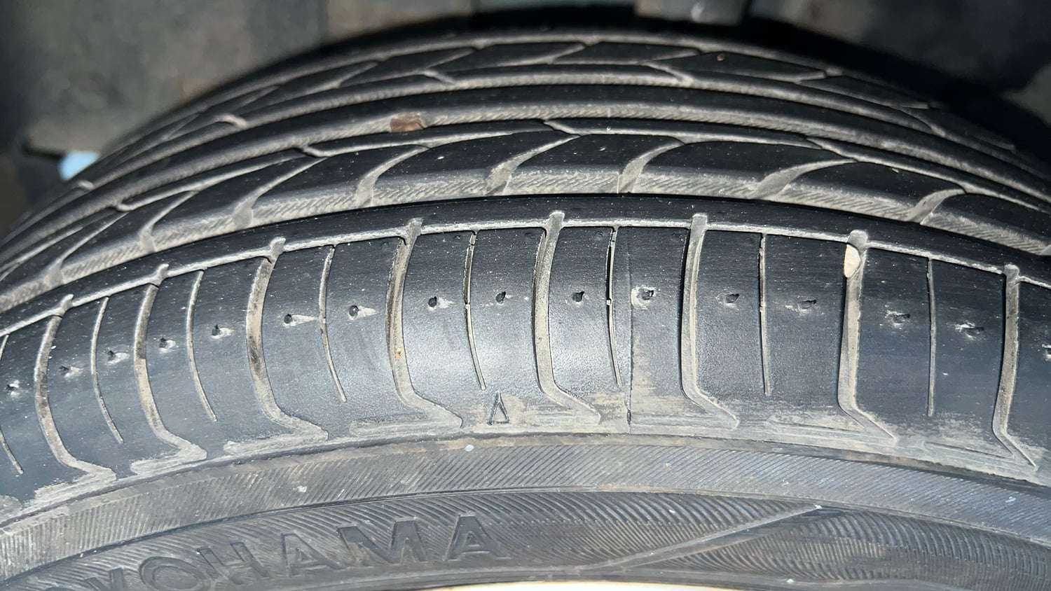 Used 2021 Renault Kwid RXT 1.0 AMT Opt Petrol Automatic tyres LEFT FRONT TYRE TREAD VIEW