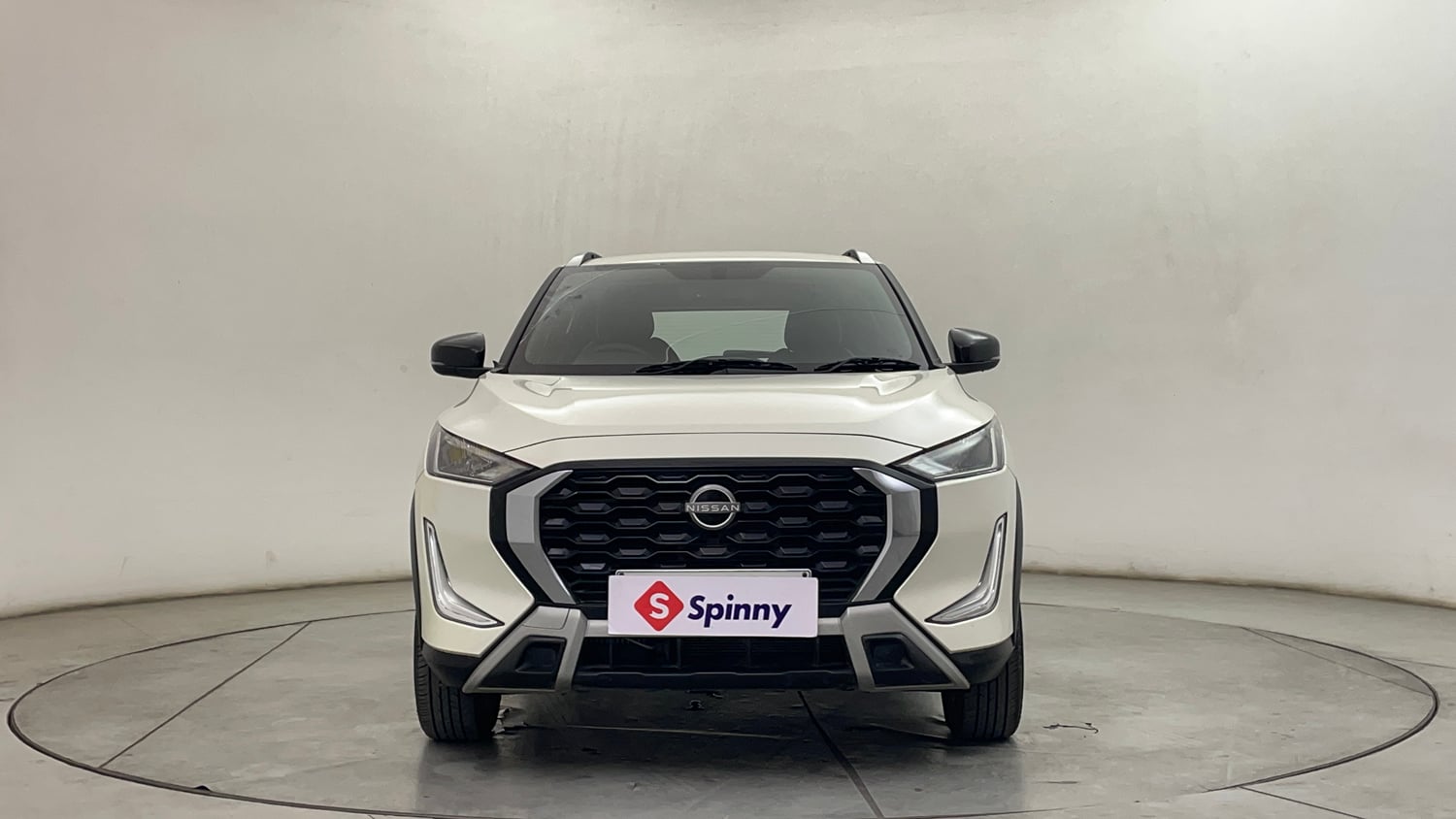 Used 2025 Nissan Magnite N-Connecta HRAO 1.0 Turbo Petrol CVT Petrol Automatic exterior FRONT VIEW