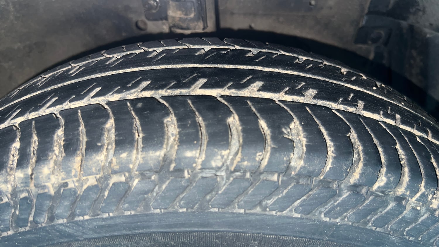 Used 2017 Maruti Suzuki Swift Dzire VXI Petrol Manual tyres RIGHT FRONT TYRE TREAD VIEW