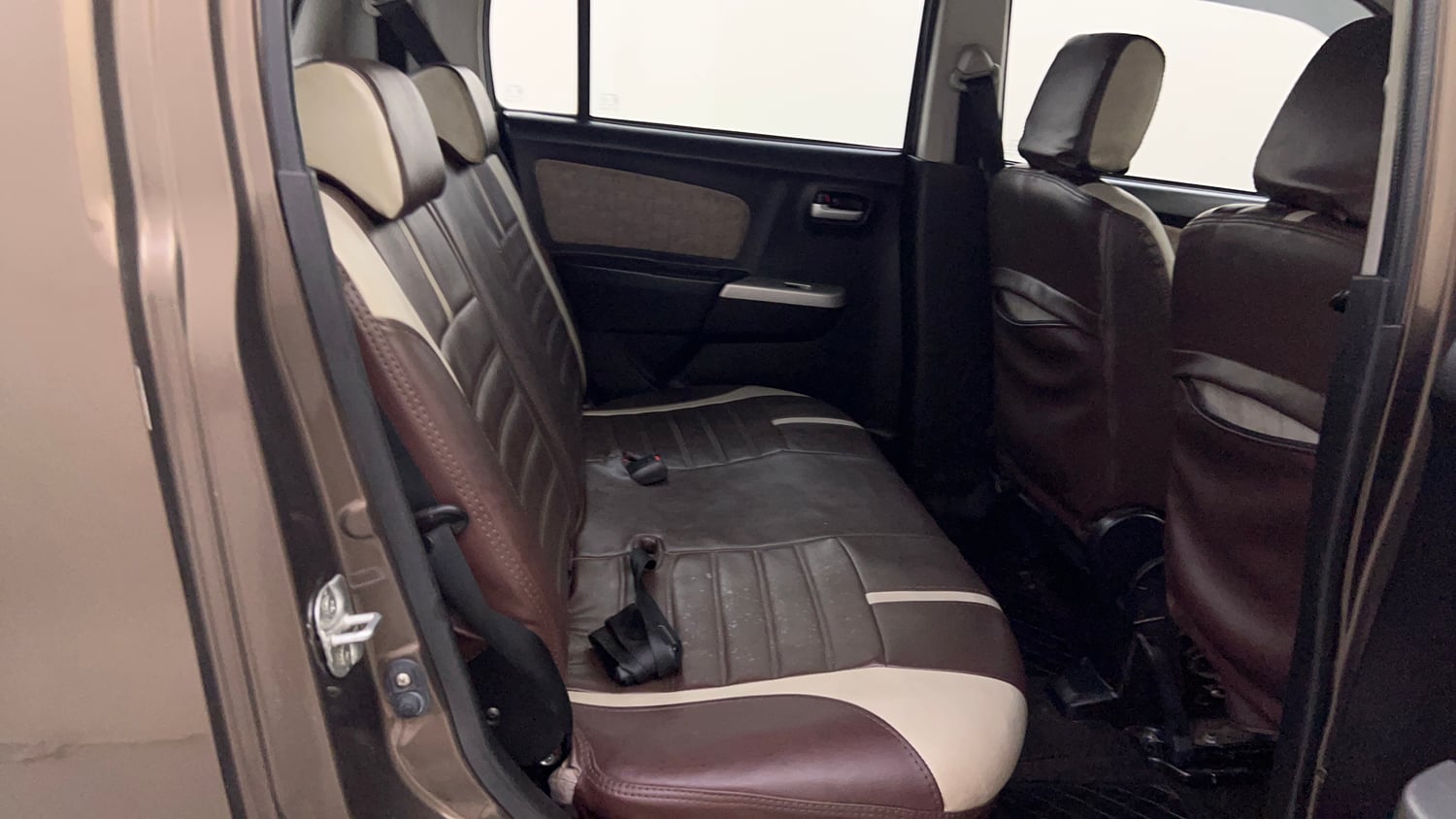 Used 2015 Maruti Suzuki Wagon R VXI Petrol Manual interior RIGHT SIDE REAR DOOR CABIN VIEW