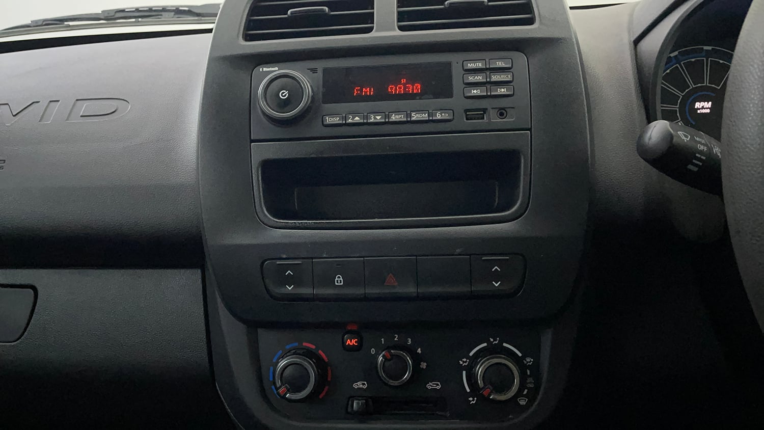 Used 2024 Renault Kwid RXL (O) 1.0 Petrol Manual interior MUSIC SYSTEM & AC CONTROL VIEW