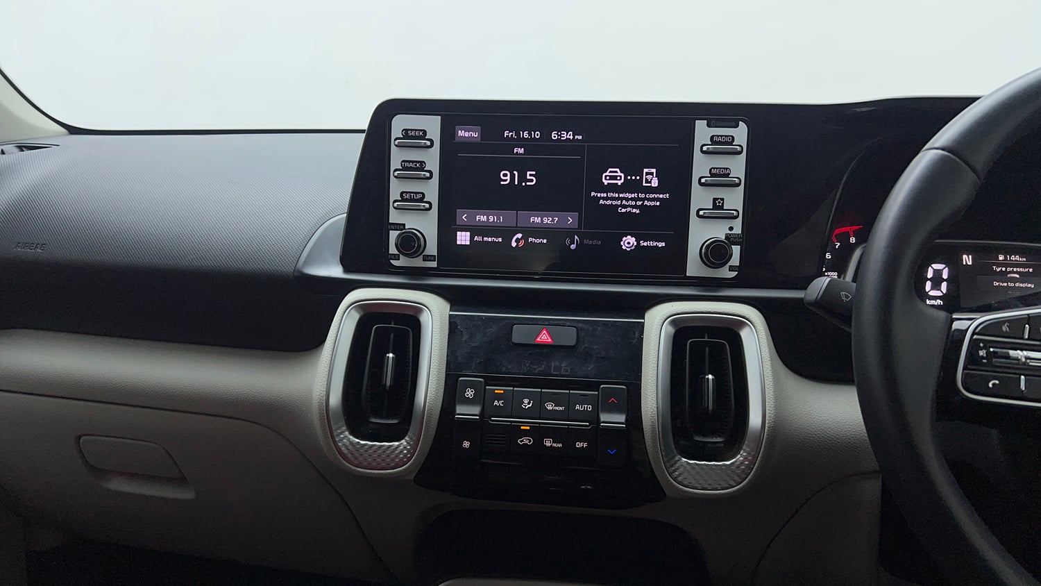 Used 2023 Kia Sonet HTX 1.0 iMT Petrol Manual interior MUSIC SYSTEM & AC CONTROL VIEW