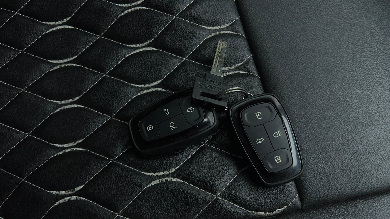 Used 2023 Tata Punch Accomplished MT Petrol Manual extra CAR KEY VIEW