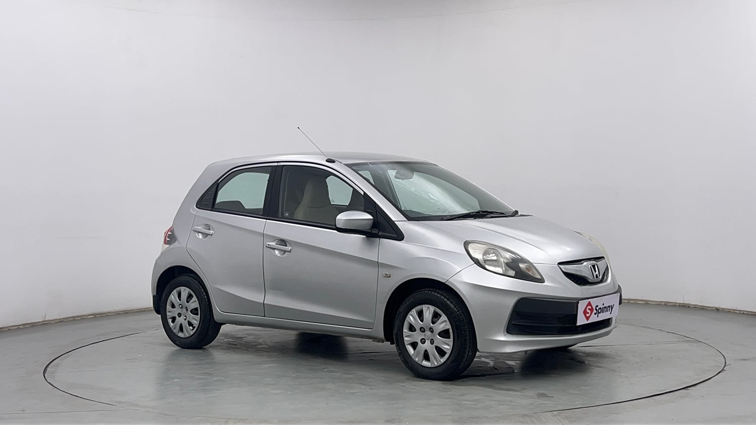 Used 2013 Honda Brio S MT Petrol Manual exterior RIGHT FRONT CORNER VIEW