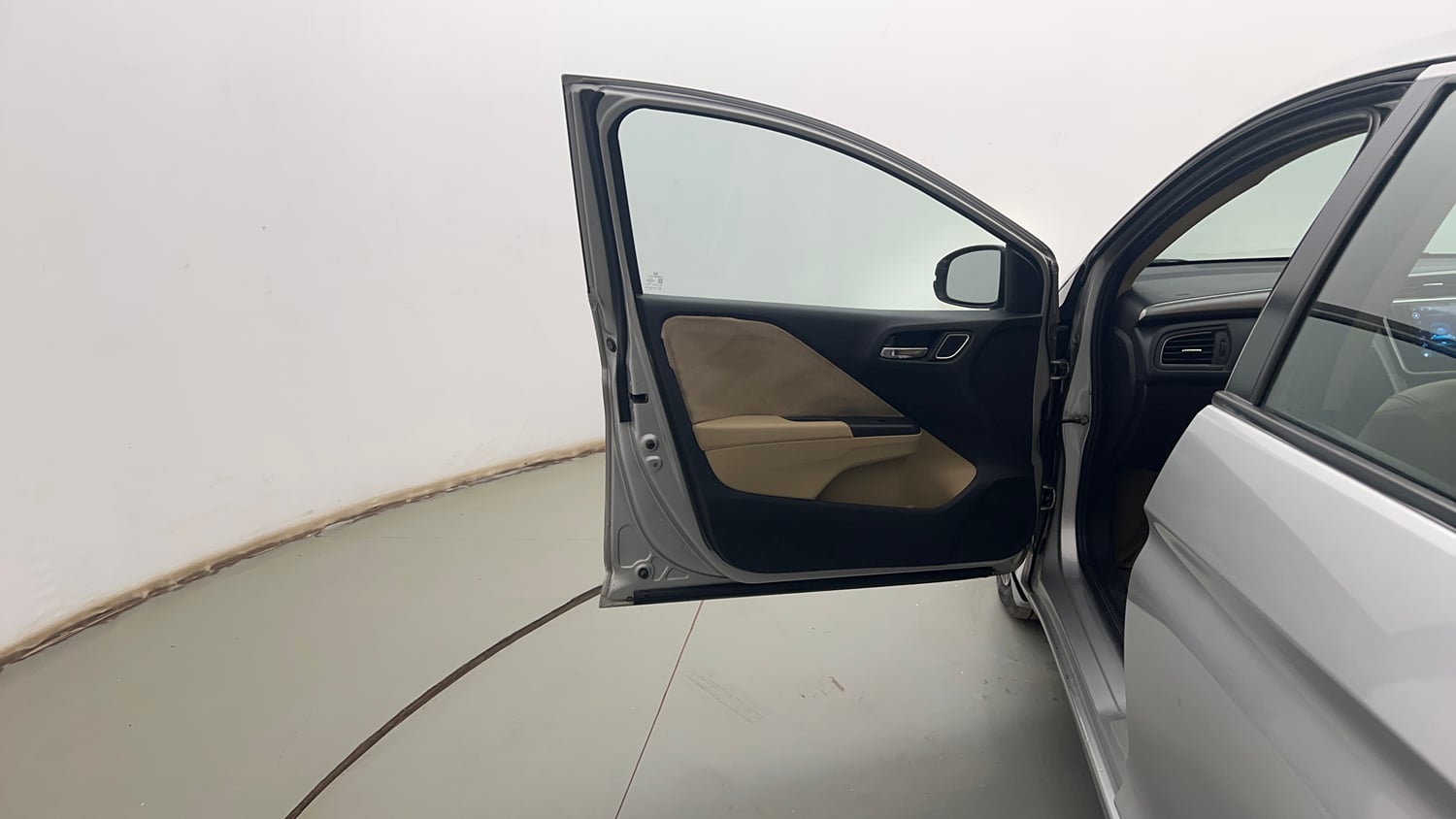 Used 2018 Honda City V Petrol Petrol Manual interior LEFT FRONT DOOR OPEN VIEW
