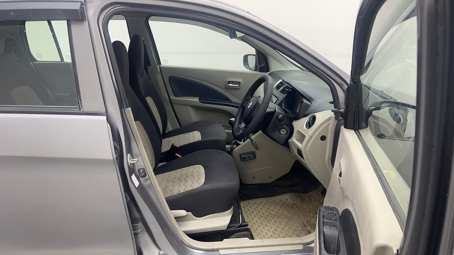 Used 2016 Maruti Suzuki Celerio VXi CNG Cng Manual interior RIGHT SIDE FRONT DOOR CABIN VIEW
