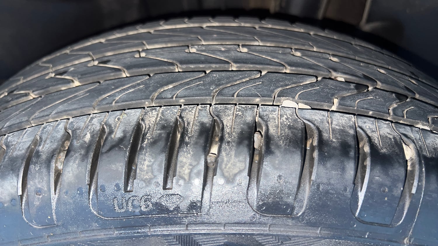 Used 2023 Maruti Suzuki Swift ZXi Plus AMT Dual Tone Petrol Automatic tyres LEFT REAR TYRE TREAD VIEW