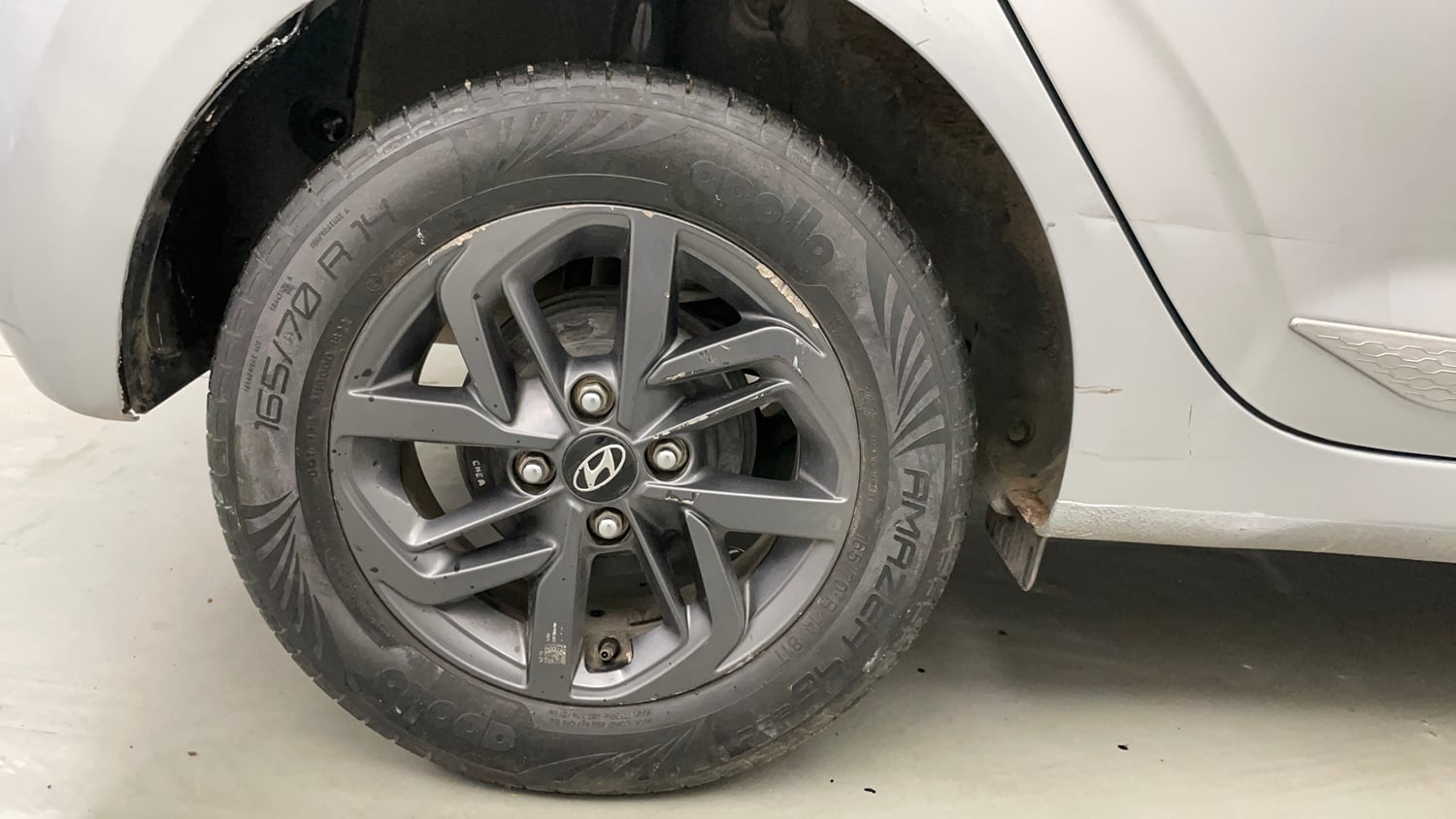 Used 2022 Hyundai Grand i10 Nios Sportz AMT 1.2 Kappa VTVT Petrol Automatic tyres RIGHT REAR TYRE RIM VIEW