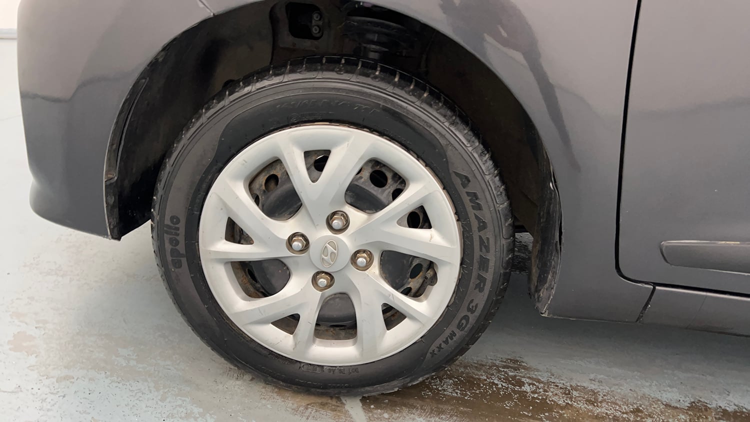 Used 2020 Hyundai Grand i10 Sportz 1.2 Kappa VTVT Petrol Manual tyres LEFT FRONT TYRE RIM VIEW