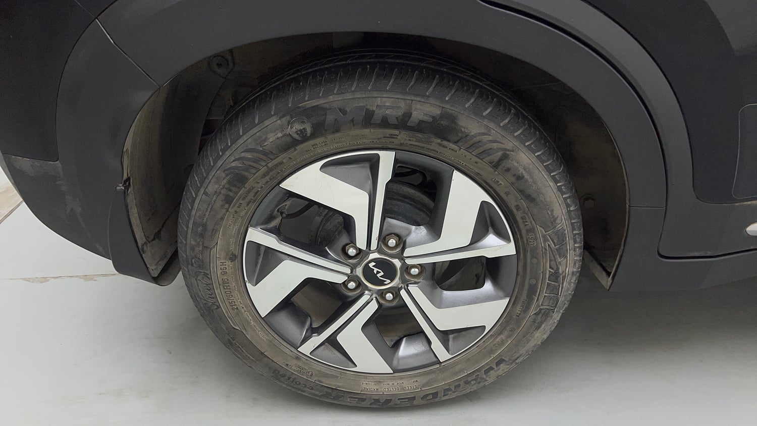 Used 2021 Kia Sonet HTX 1.0 iMT Petrol Manual tyres RIGHT REAR TYRE RIM VIEW