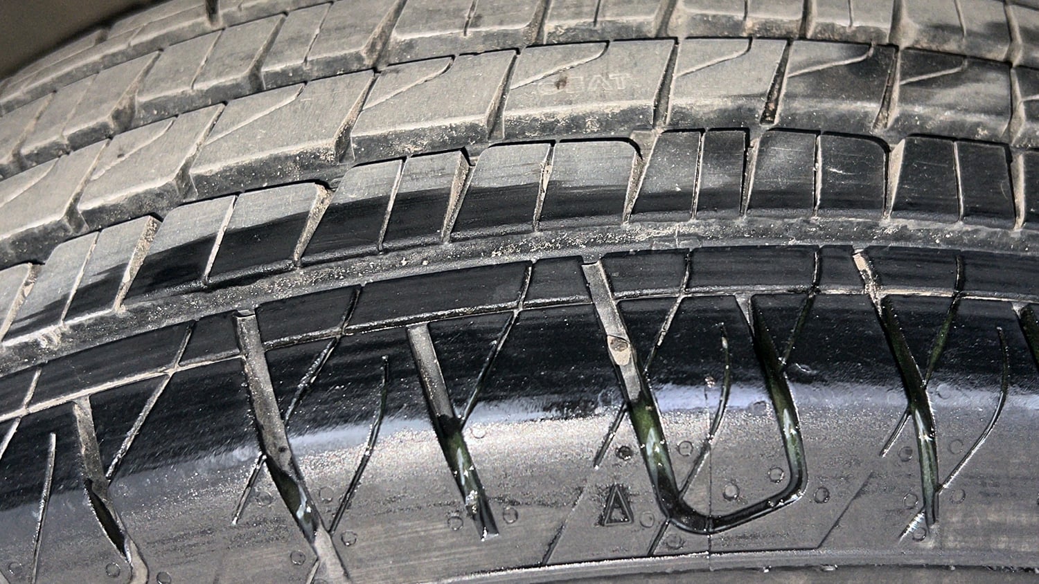 Used 2024 Tata Punch Adventure Rhythm Petrol Manual tyres LEFT FRONT TYRE TREAD VIEW