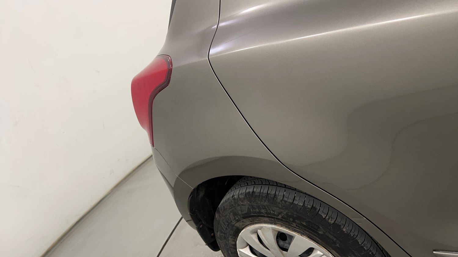 Used 2021 Maruti Suzuki Swift VXi Petrol Manual dents MINOR SCRATCH