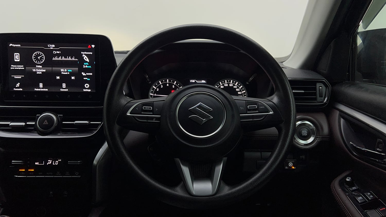 Used 2025 Maruti Suzuki Grand Vitara Zeta Smart Hybrid Petrol Manual interior STEERING VIEW