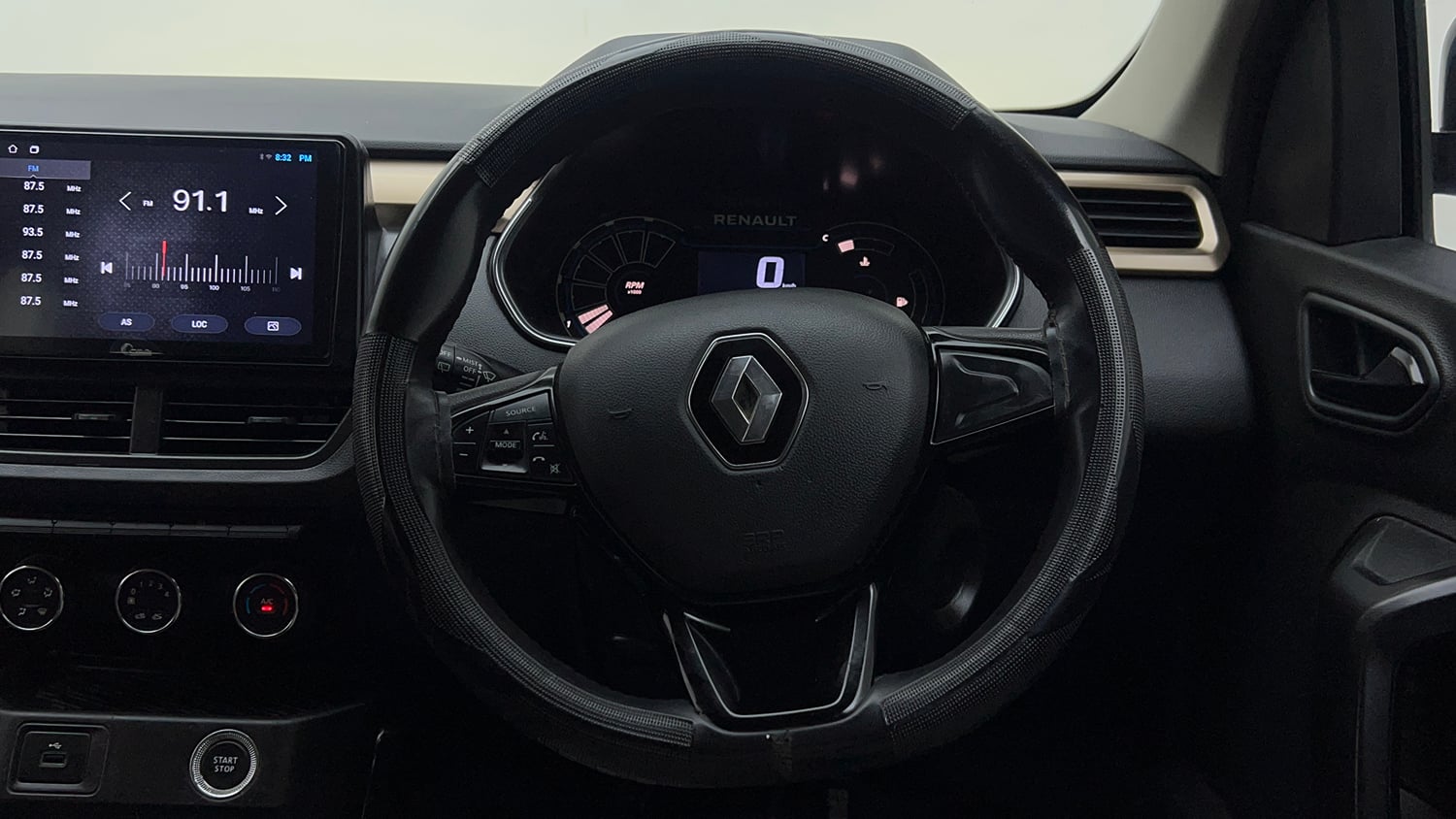 Used 2021 Renault Kiger RXT MT Petrol Manual interior STEERING VIEW