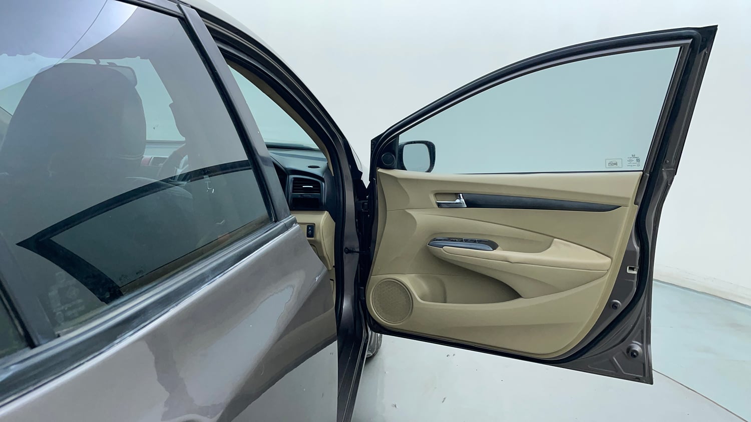 Used 2013 Honda City 1.5 V MT Petrol Manual interior RIGHT FRONT DOOR OPEN VIEW