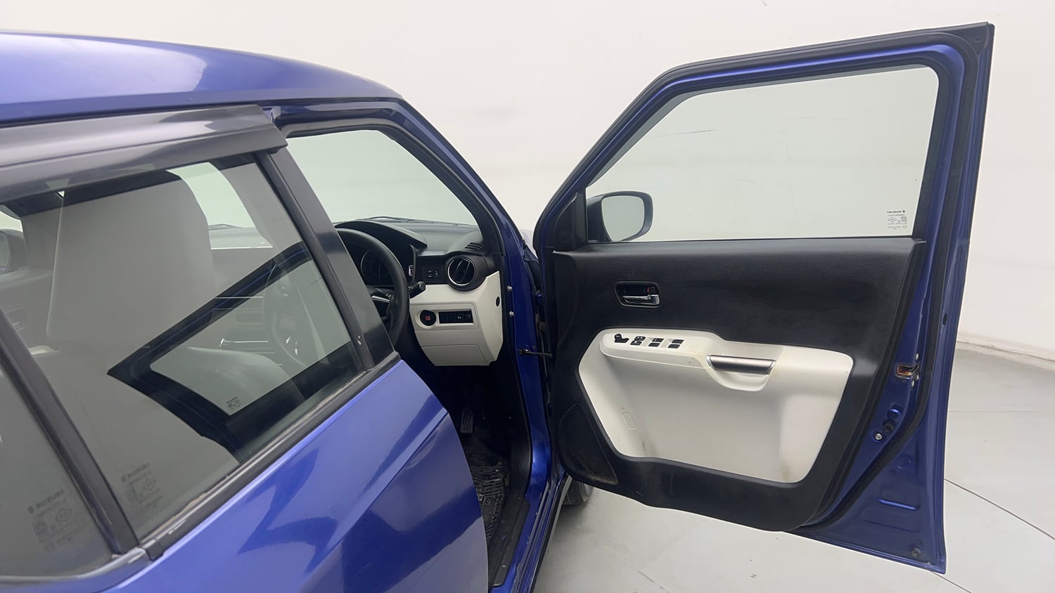 Used 2017 Maruti Suzuki Ignis Alpha 1.2 MT Petrol Manual interior RIGHT FRONT DOOR OPEN VIEW