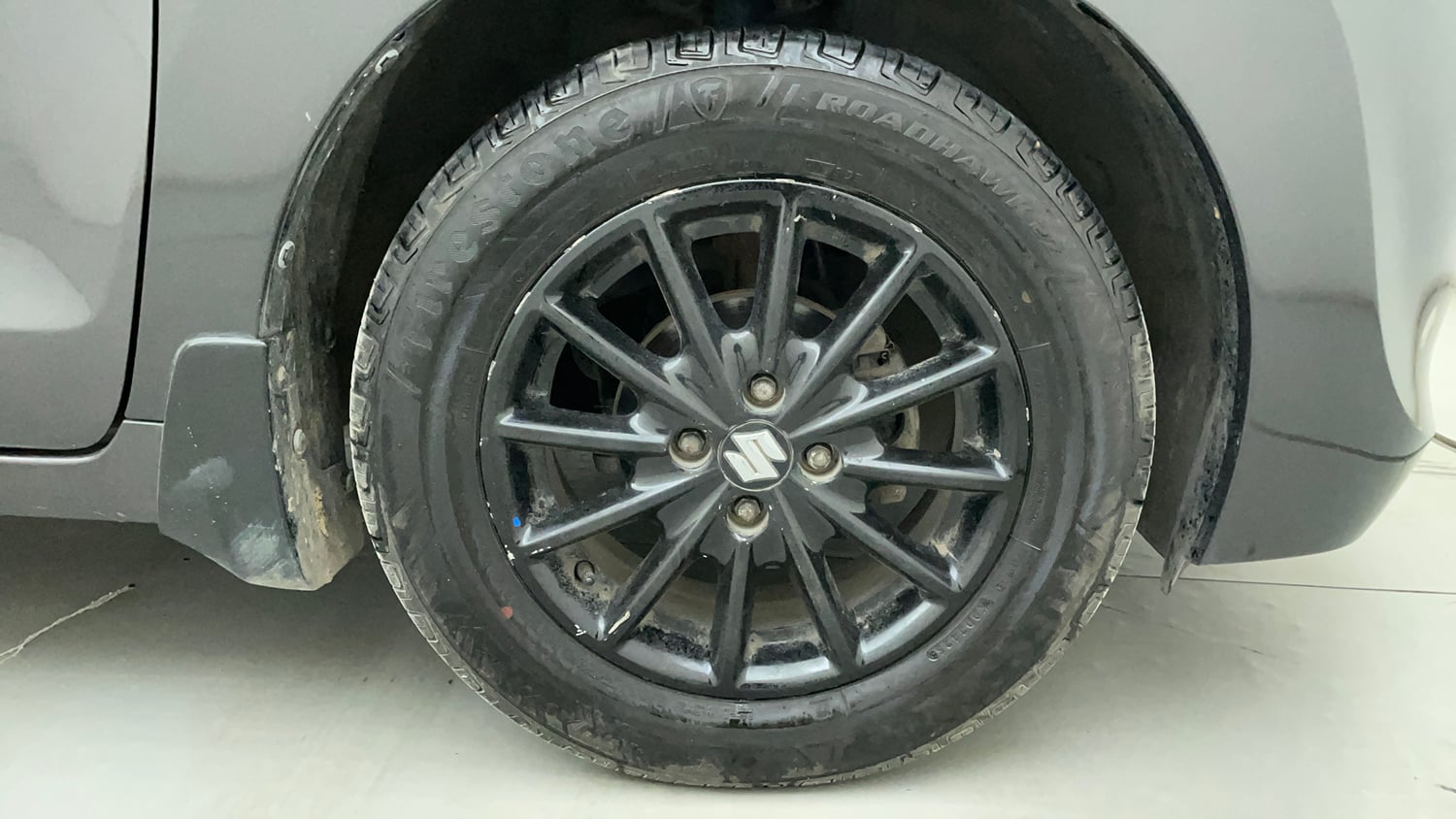 Used 2017 Maruti Suzuki Baleno Delta 1.2 Petrol Manual tyres RIGHT FRONT TYRE RIM VIEW