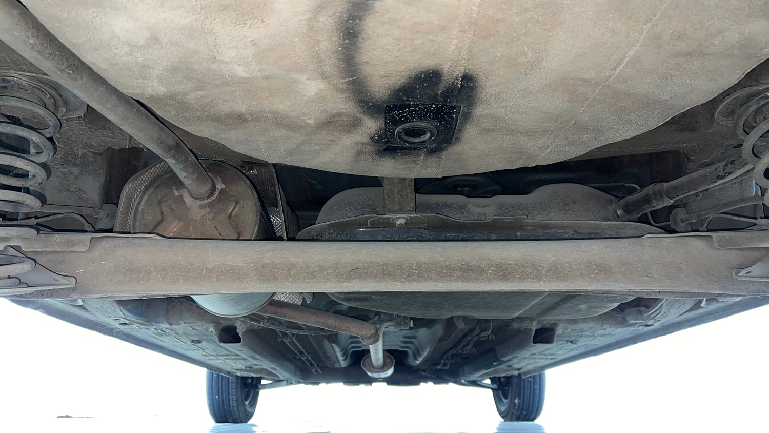 Used 2021 Renault Kwid RXT 1.0 AMT Opt Petrol Automatic extra REAR UNDERBODY VIEW (TAKEN FROM REAR)